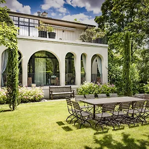Bagatelle Gardenhouse Budapest